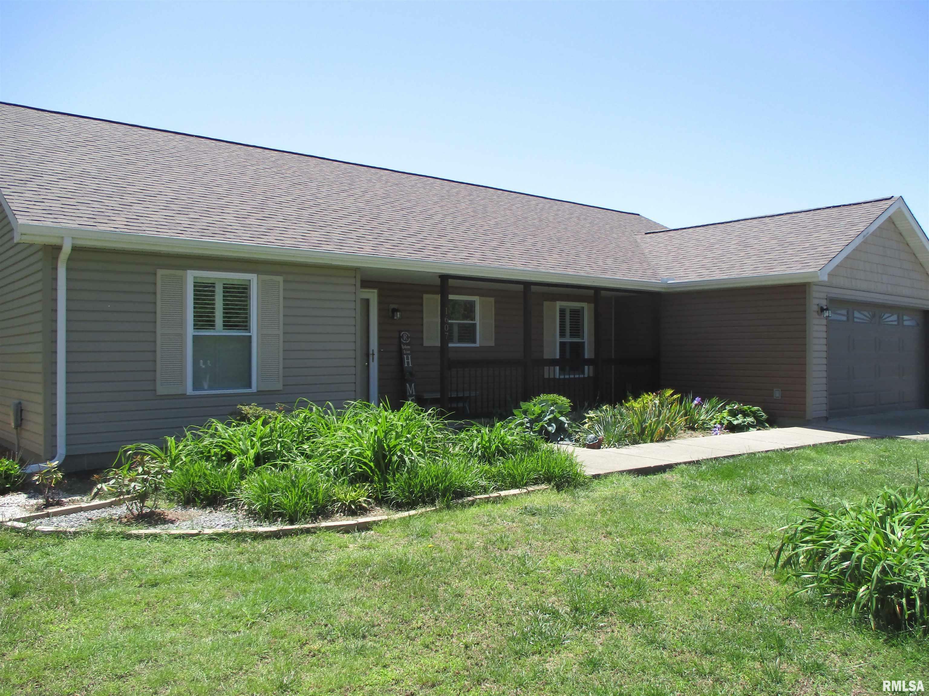 Property Photo: 1607 Marion Street IL 62918