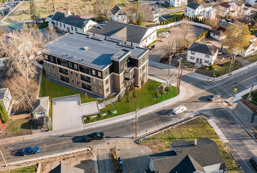 Property Photo:  272 Lincoln Street 101  MA 01752 