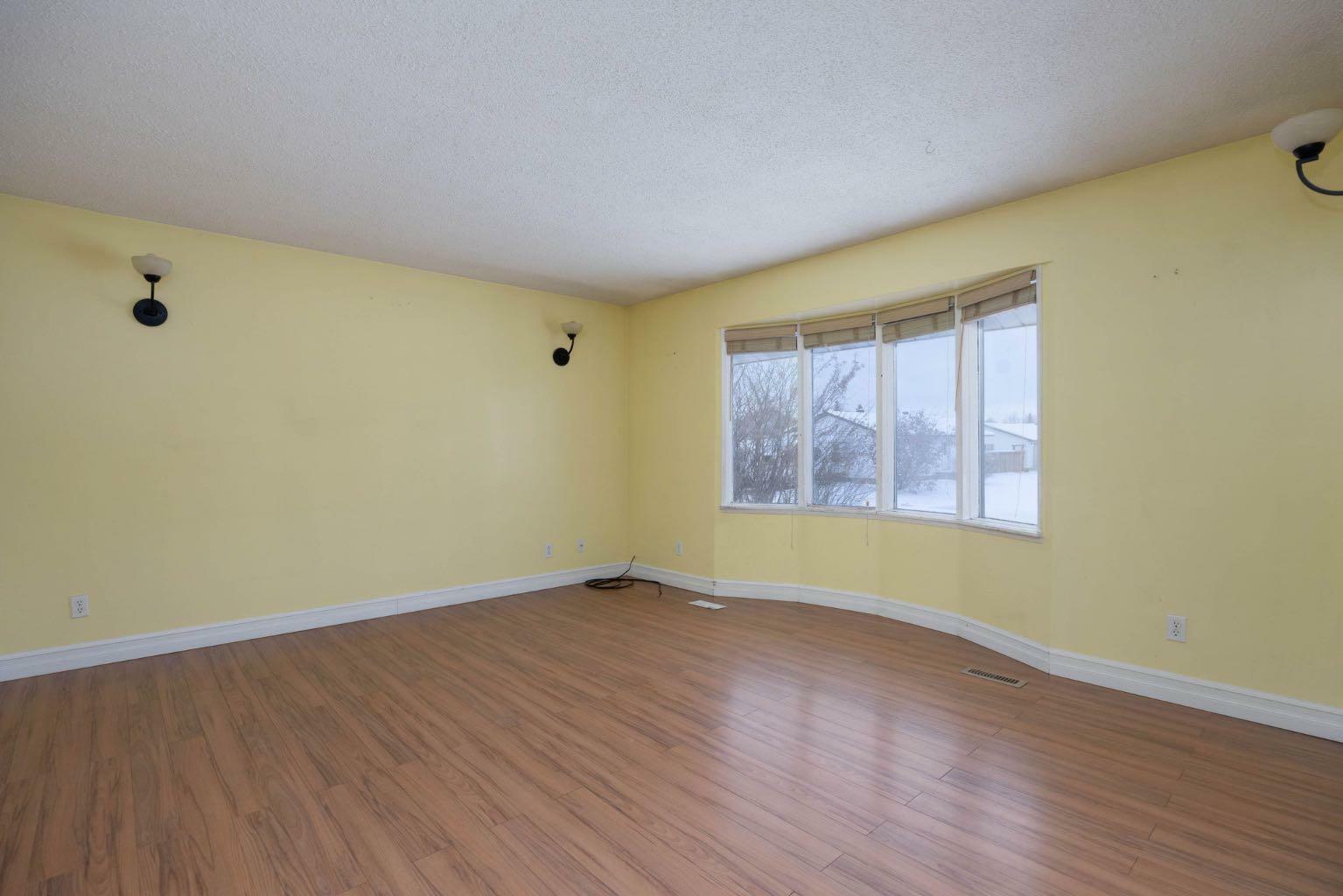 Property Photo: 137 Parmenter Crescent AB T9K 1L7