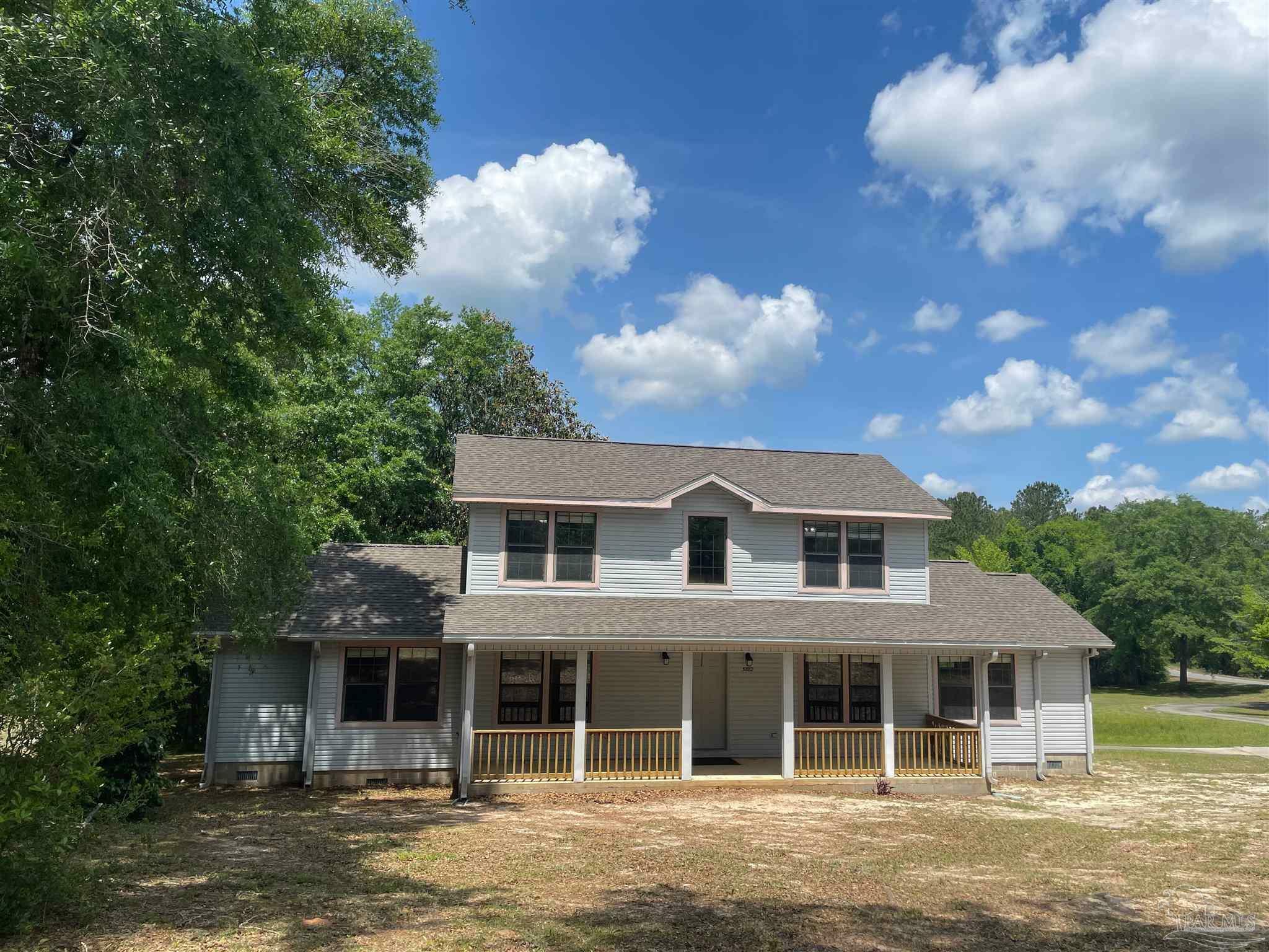 Property Photo: 5882 Willow Ln FL 32539