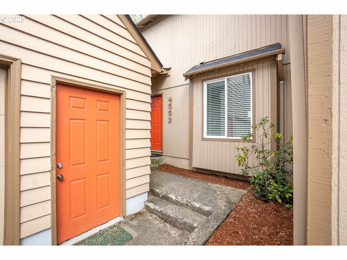 Property Photo:  4553 SW Luradel St  OR 97219 