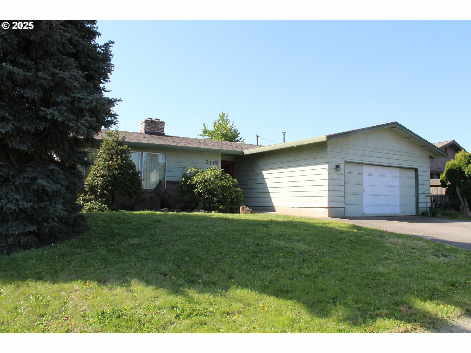 Property Photo: 2115 Eugene St OR 97031