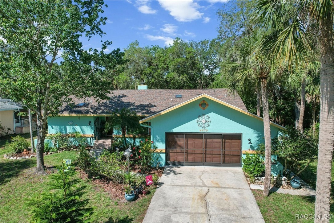 Property Photo: 4670 S Sawmill Way FL 34448