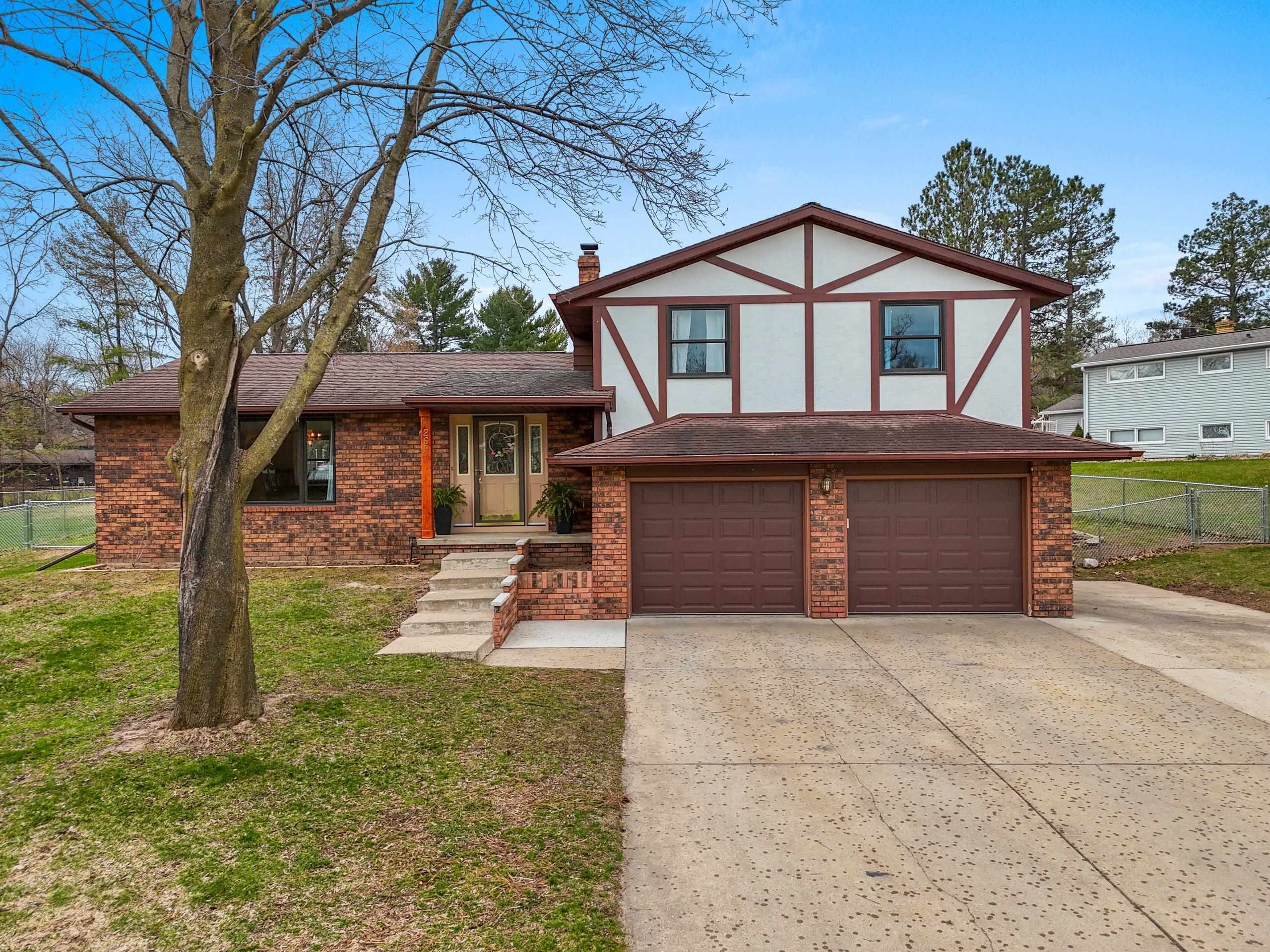 2691 Oakwood Drive  Green Bay WI 54304 photo