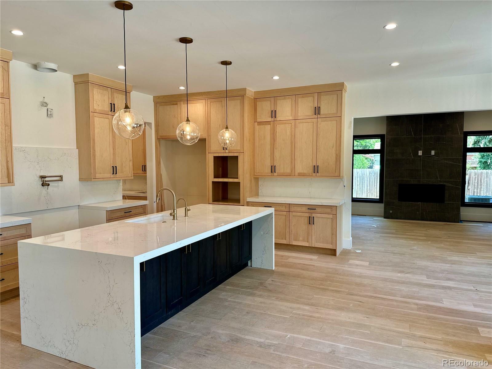 Property Photo:  2442 S Saint Paul Street  CO 80210 