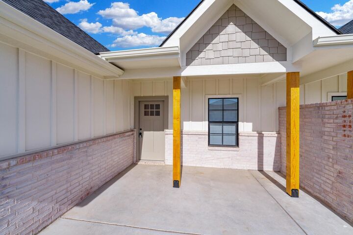 Property Photo: 2314 S Spring Hill Ct. KS 67052