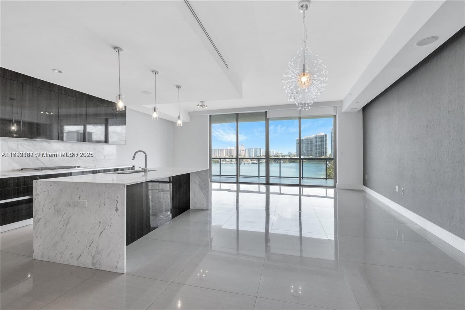 Property Photo:  3300 NE 188th St 611  FL 33180 
