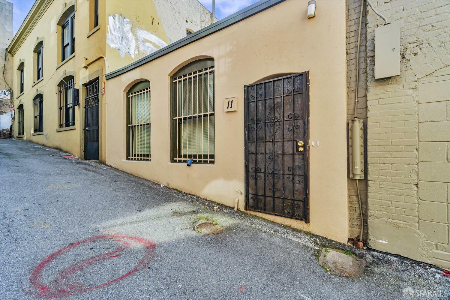 Property Photo: 11 Nottingham Place CA 94133