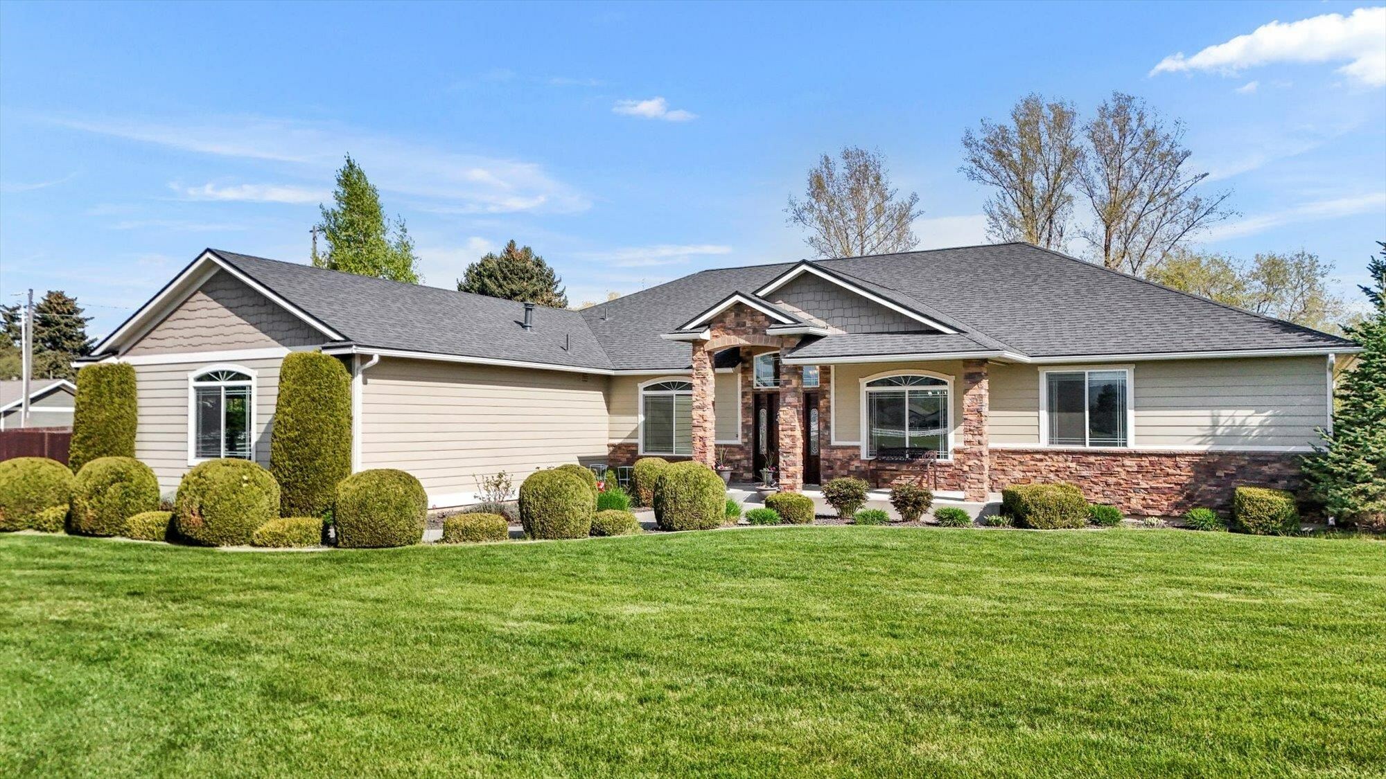Property Photo: 3210 N Molter Rd WA 99027