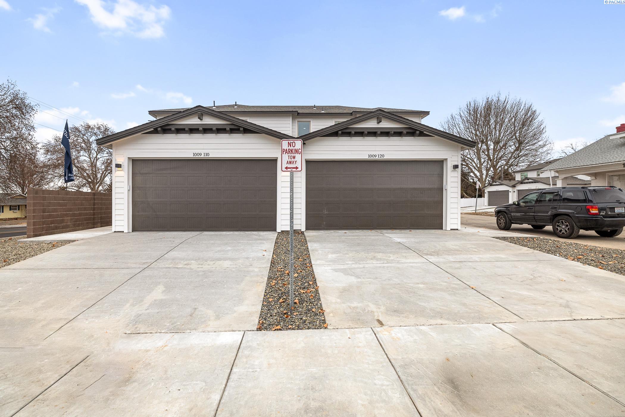 Property Photo: 1009 S Underwood Pl WA 99337