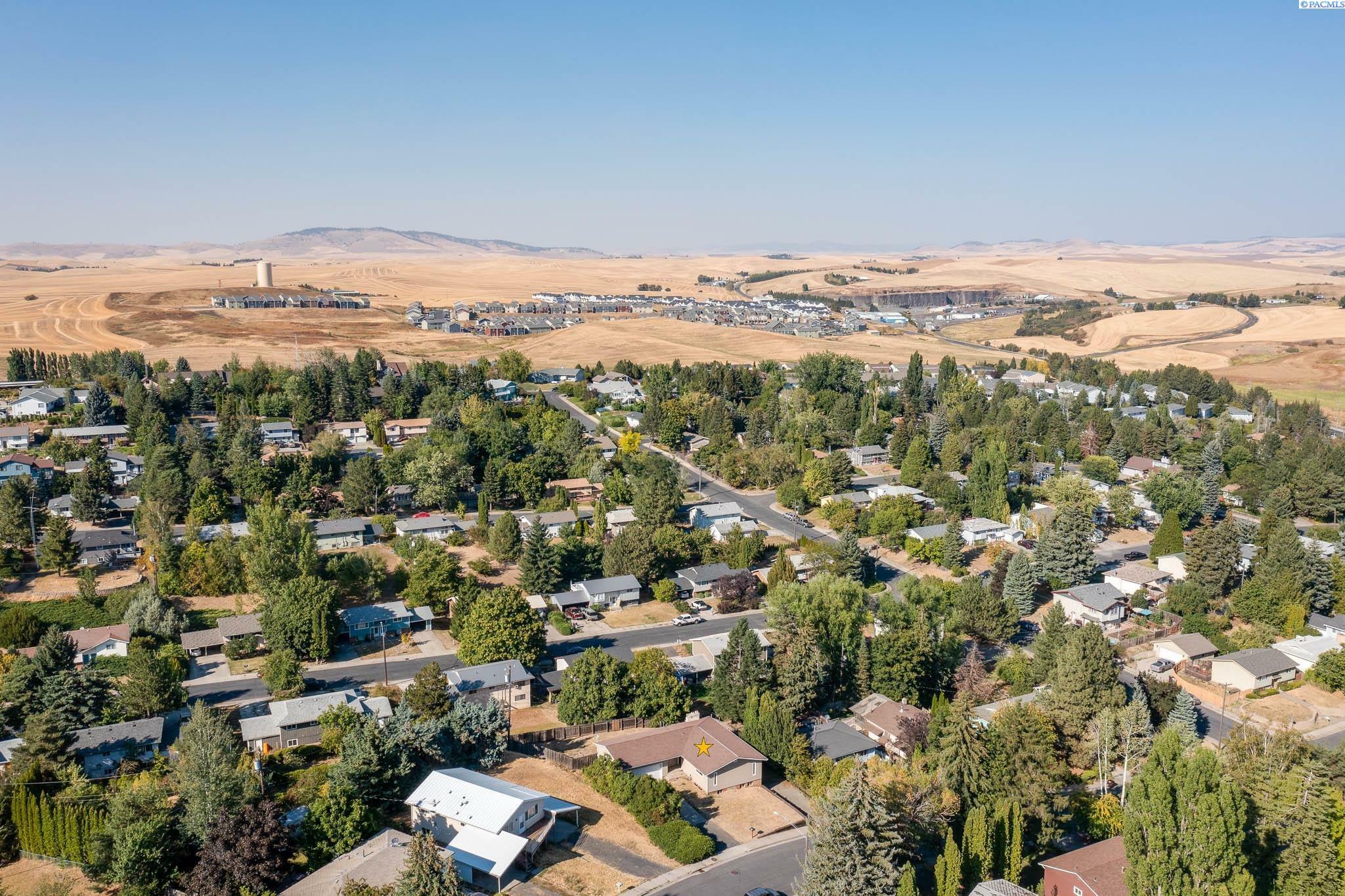 Property Photo: 340-342 NW North Street WA 99163