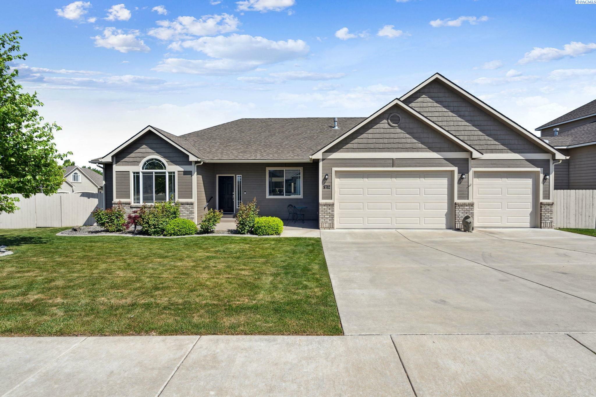 Property Photo: 8712 W 9th Ave WA 99336