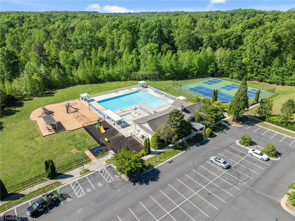 Property Photo: 4103 Pepperbush Drive NC 27405