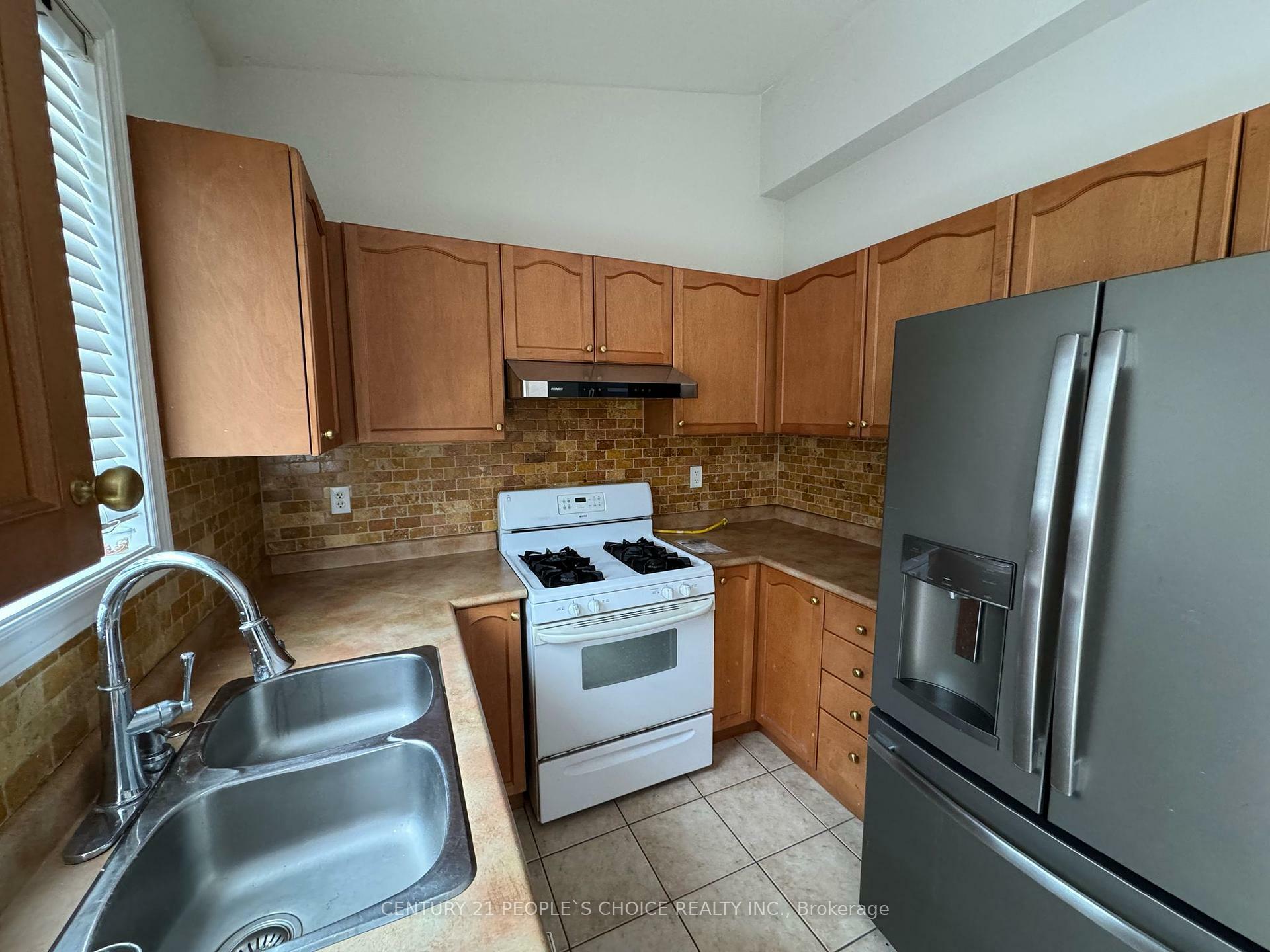 Photo de la propriété:  3704 Golden Locust Drive  ON L5N 8N8 