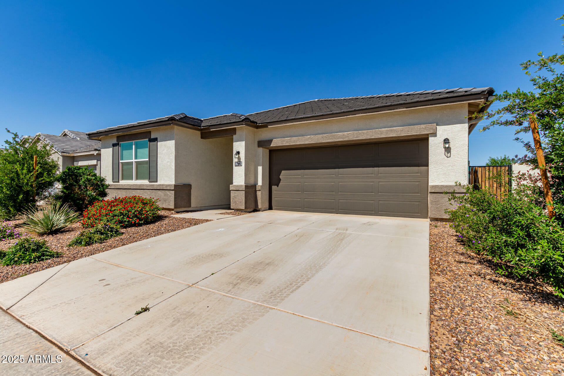Property Photo: 36725 N Alderney Court AZ 85143