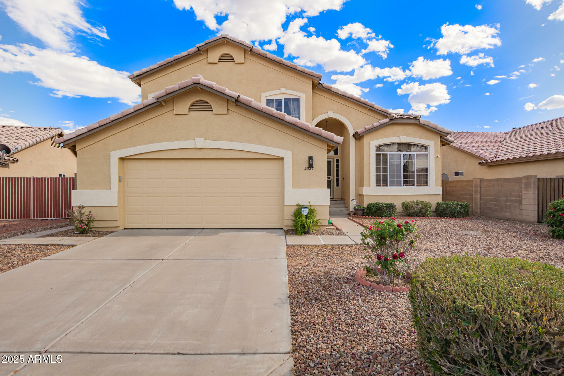 Property Photo: 2327 E Edna Avenue AZ 85022