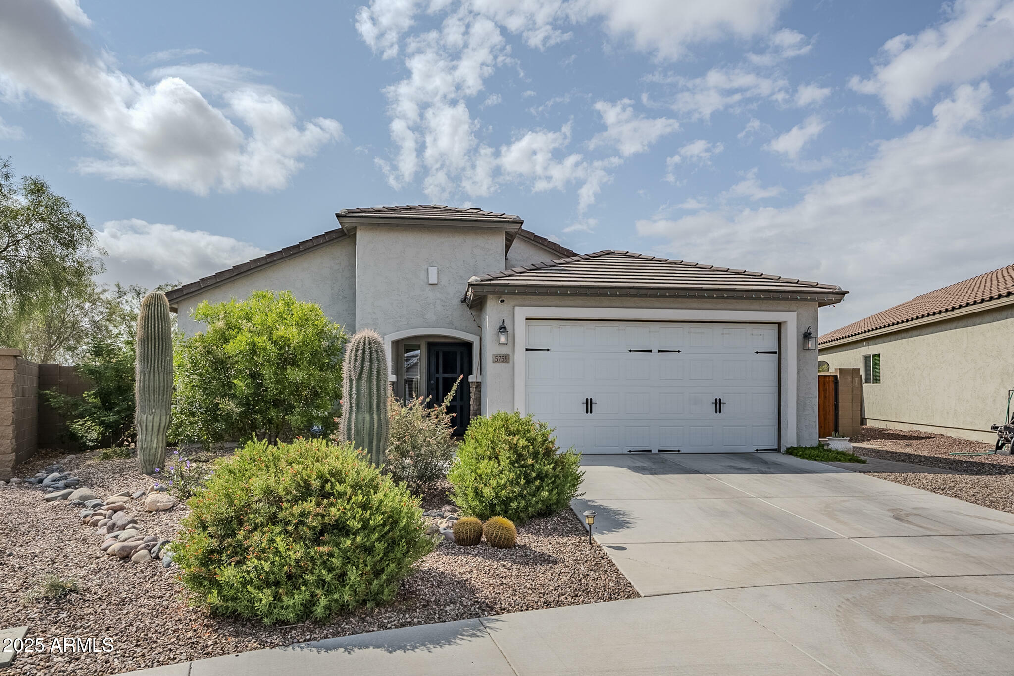 Property Photo: 5759 W Saratoga Court AZ 85132