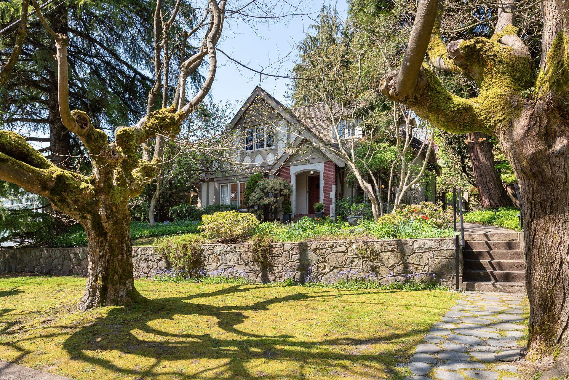 Property Photo: 505 Queens Avenue BC V3L 1K2