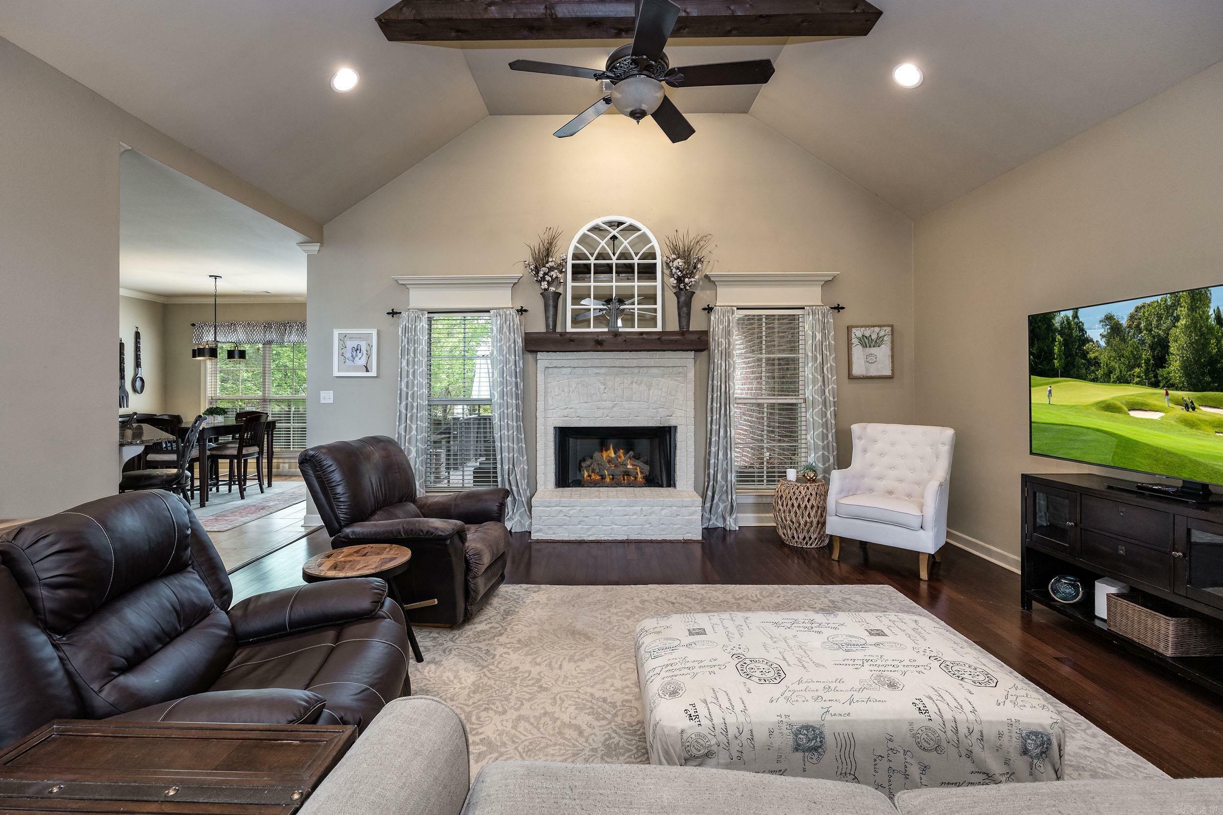 Property Photo: 26 Epernay Circle AR 72223
