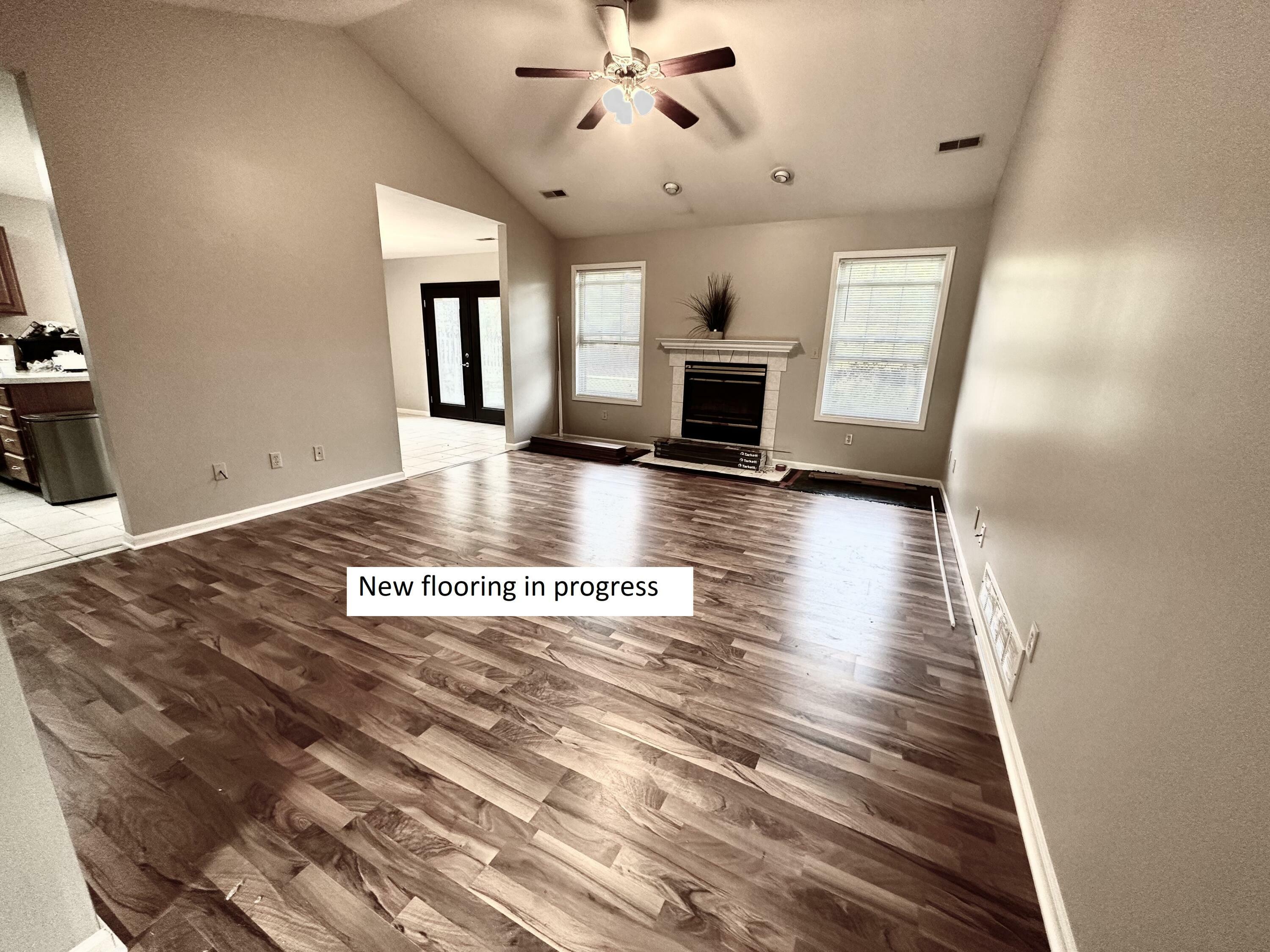Property Photo: 1608 Apple Valley Ct MO 65202