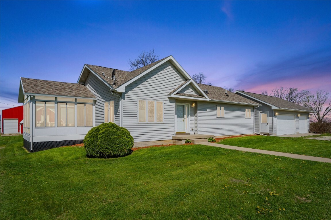 Property Photo: 5141 25th Avenue IA 52210