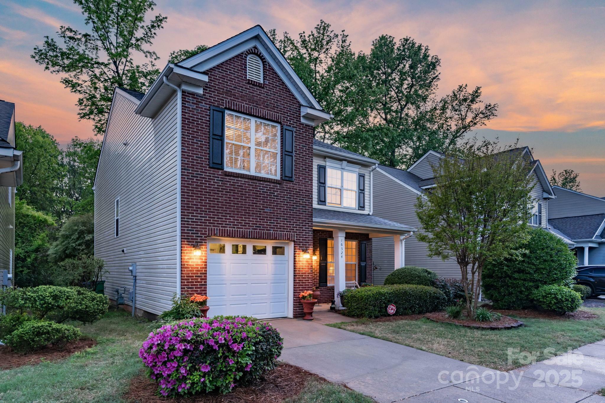 Property Photo: 16524 Kettlewell Lane NC 28277
