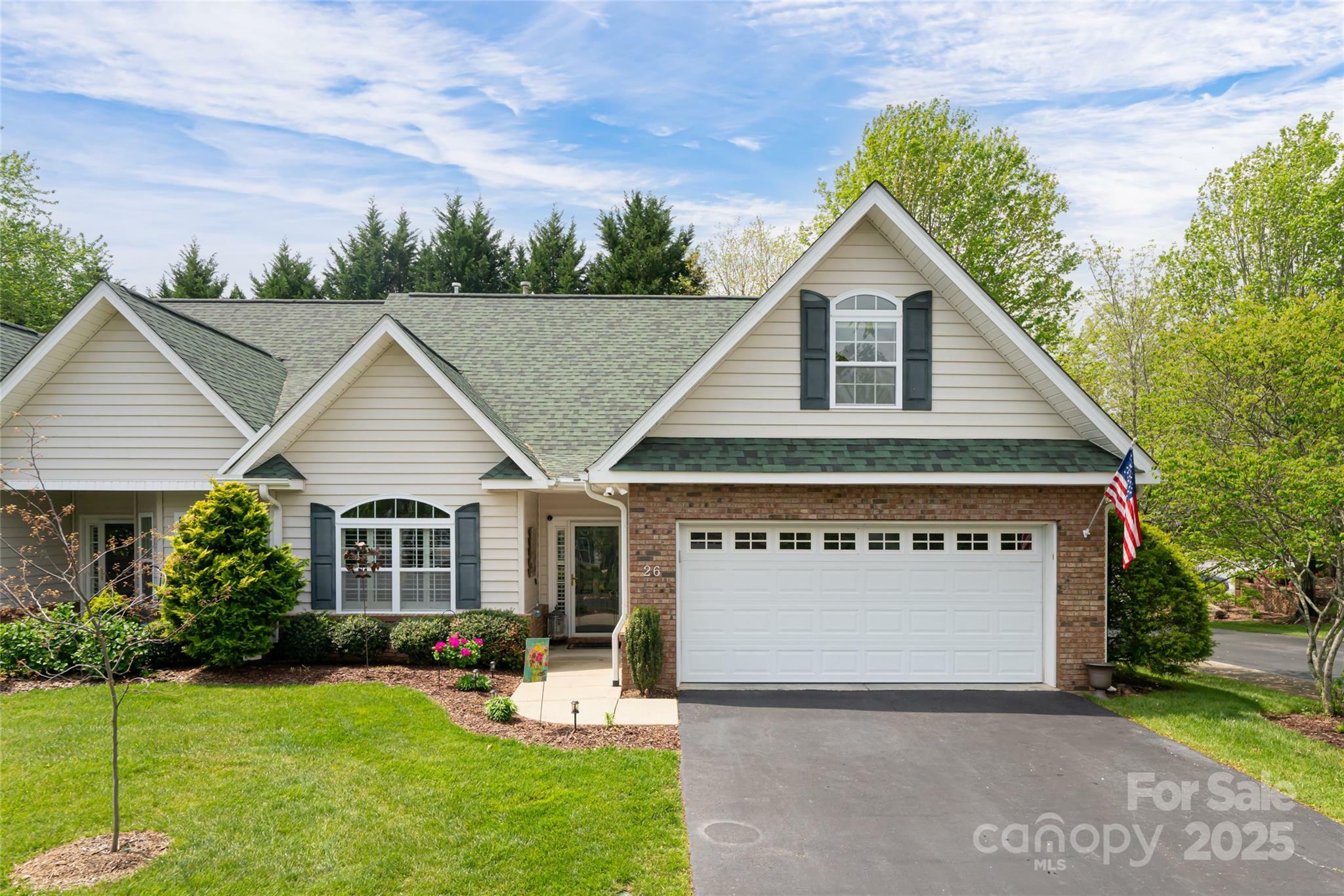 26 Victoria Park Drive  Hendersonville NC 28792 photo