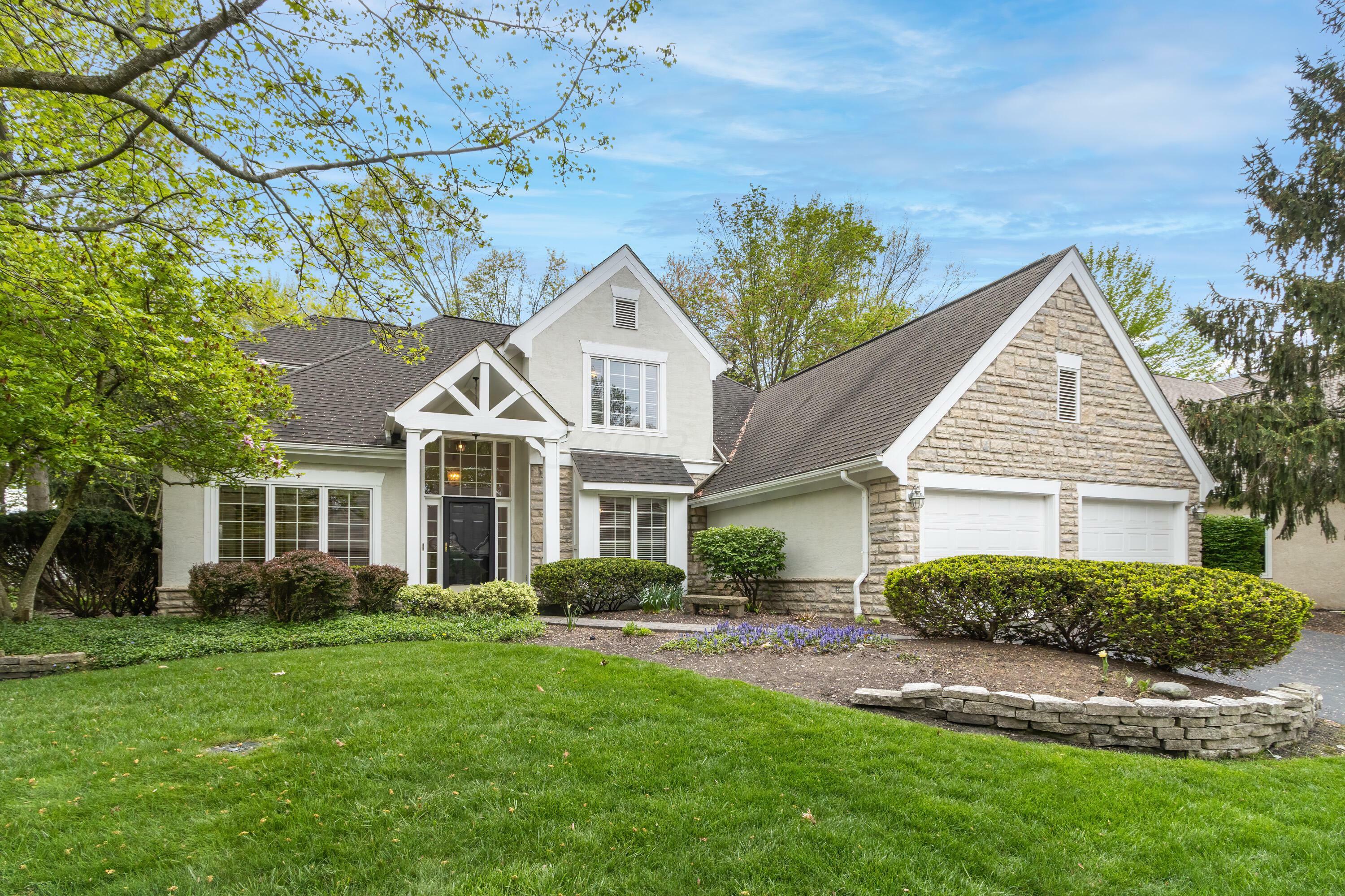 Property Photo: 5694 Travis Pointe Court OH 43082