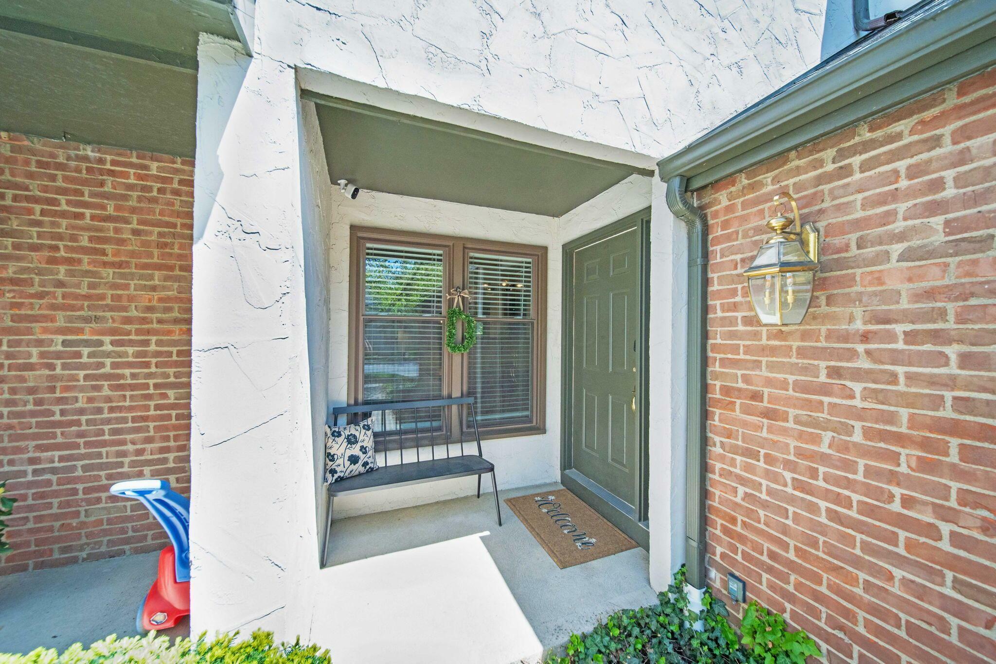 Property Photo: 5220 Willow Grove N Place OH 43017