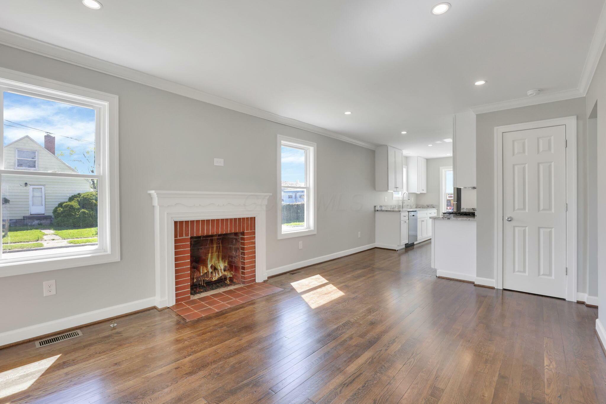 Property Photo: 1125 Loretta Avenue OH 43211