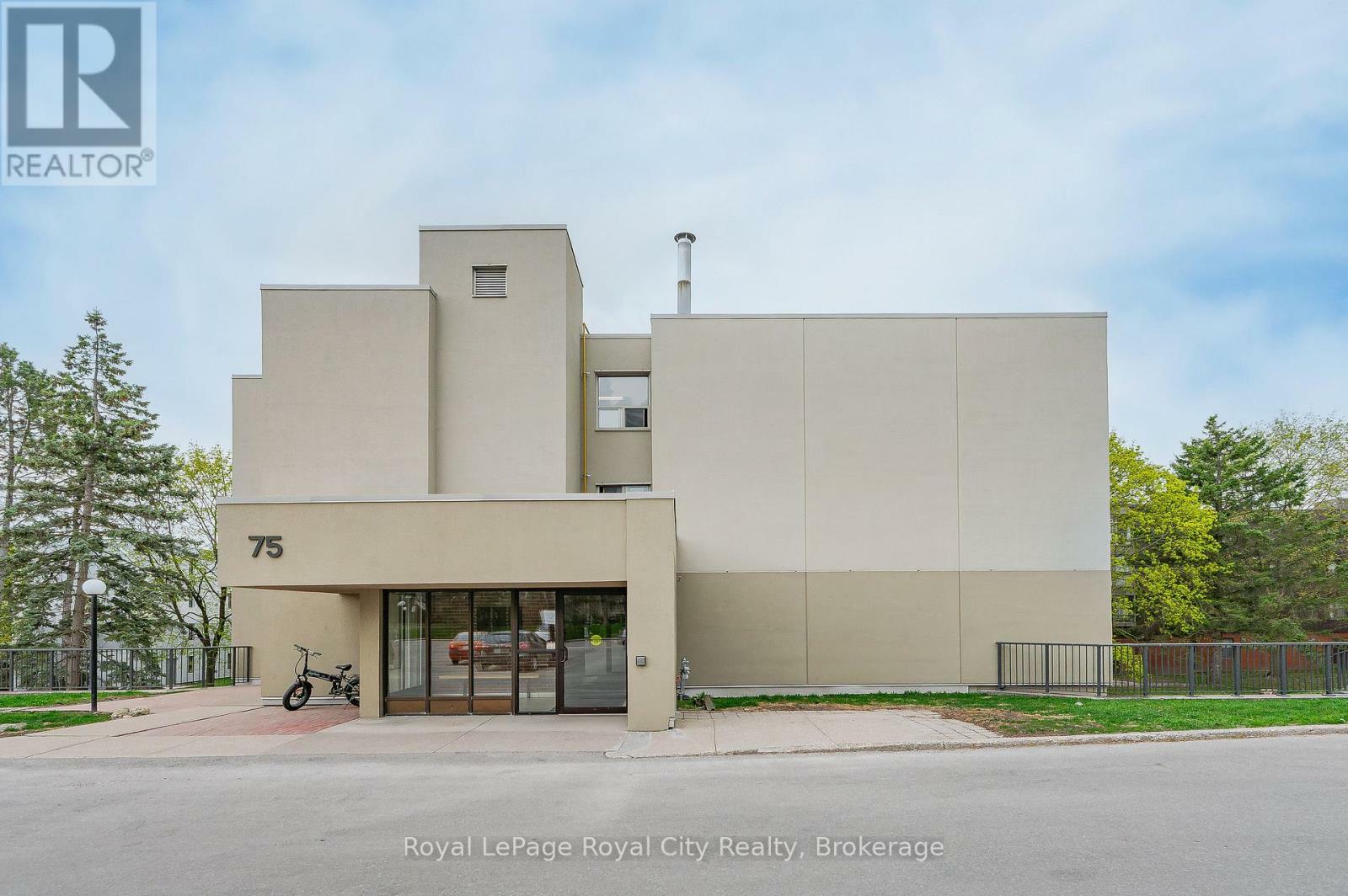 Property Photo:  75 Silvercreek Parkway North 208  ON N1H 7R9 