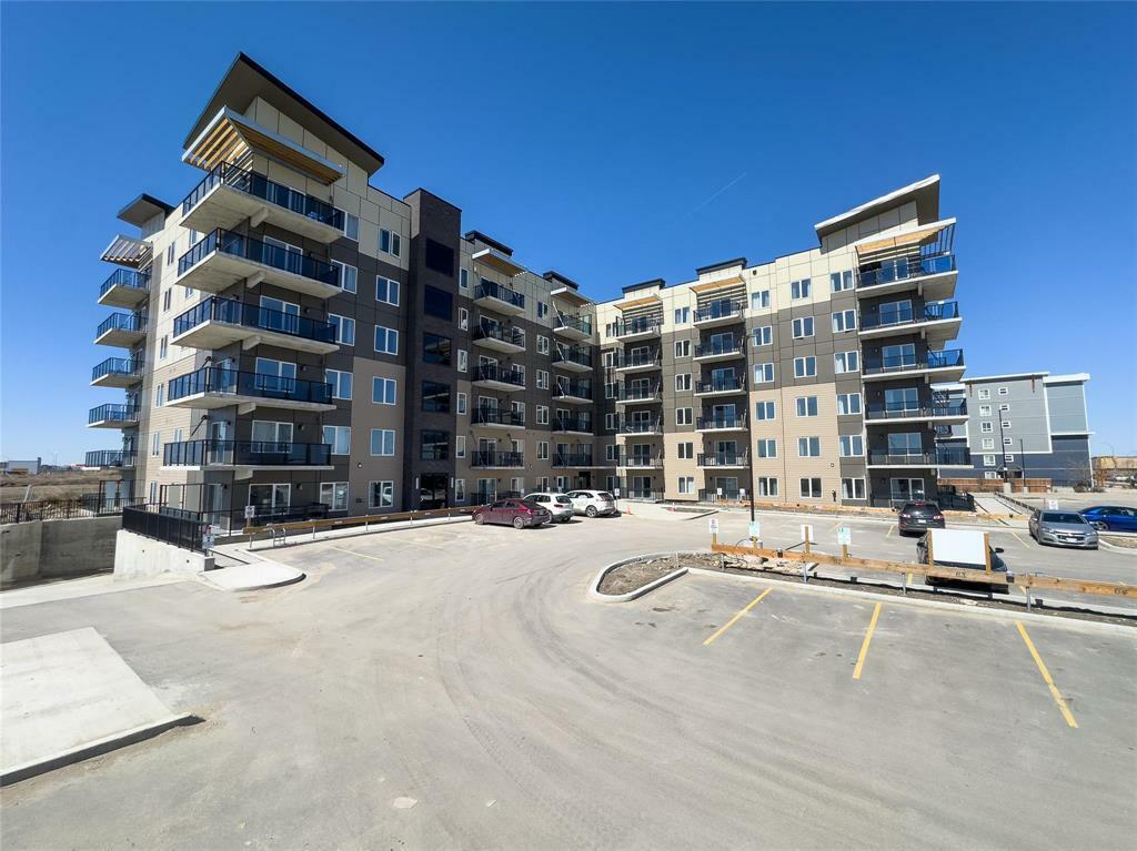 635 Ballantrae Drive  Winnipeg MB R3T 6H4 photo