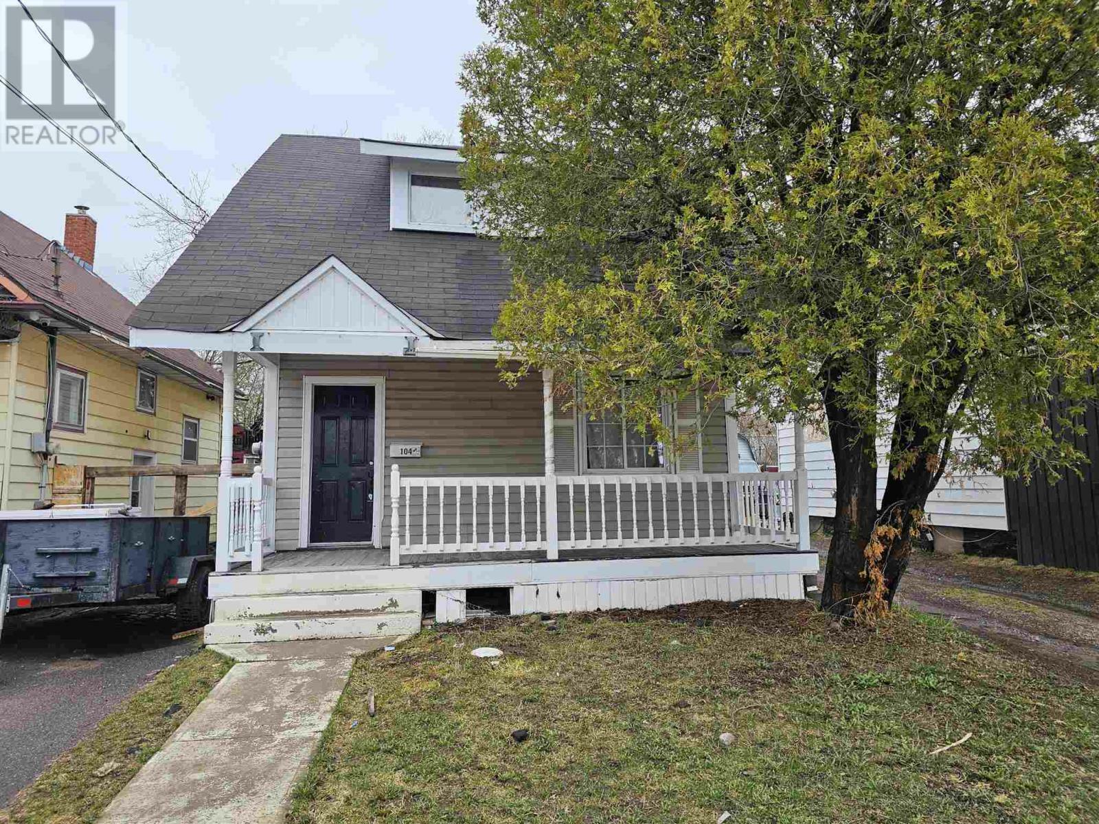 Property Photo: 104 London St ON P6A 2S4