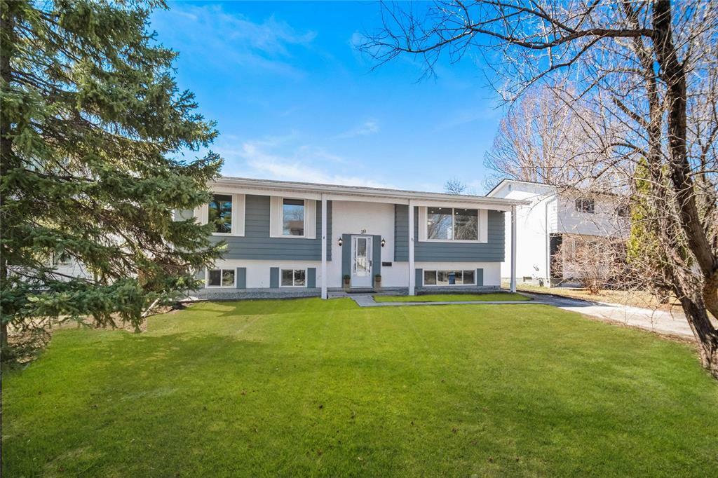 Property Photo: 29 Uplands Crescent MB R2Y 0P7