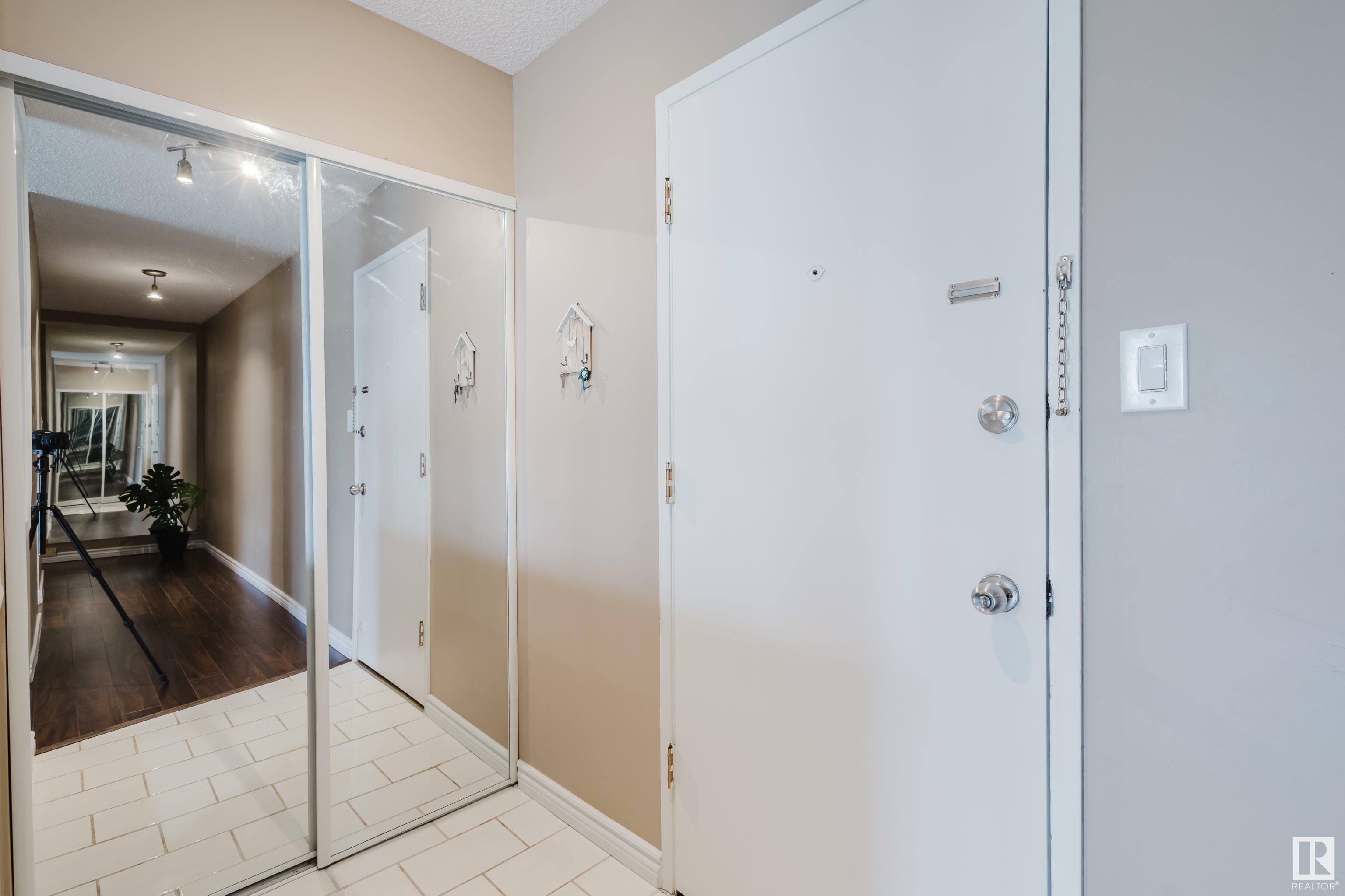 Photo de la propriété: 14825 51 Avenue NW 304 AB T6H 5G4