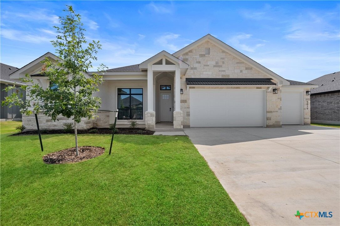 Property Photo:  5019 Fence Line Trail  TX 76559 