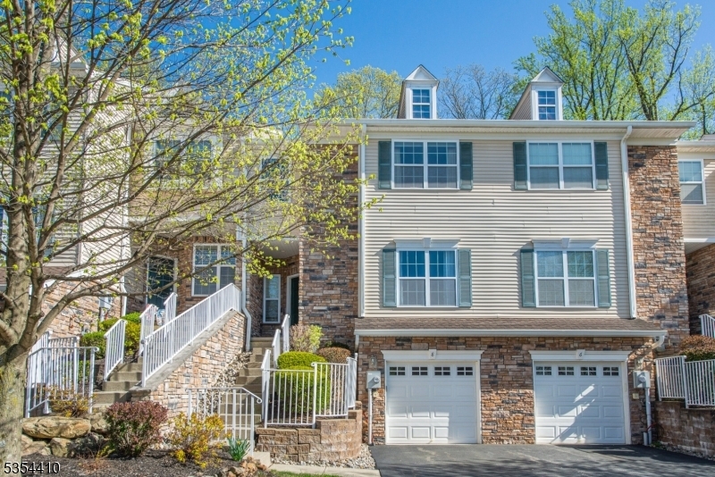 Property Photo: 8 Scarborough Ct NJ 07828