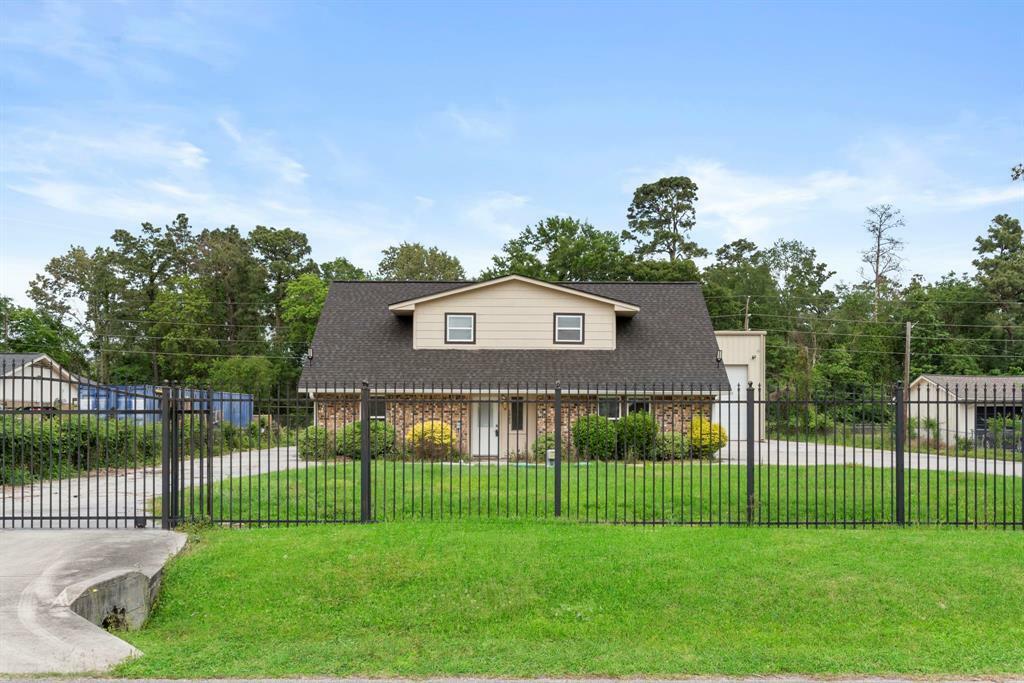 Property Photo: 1903 Pinewoods Way TX 77386