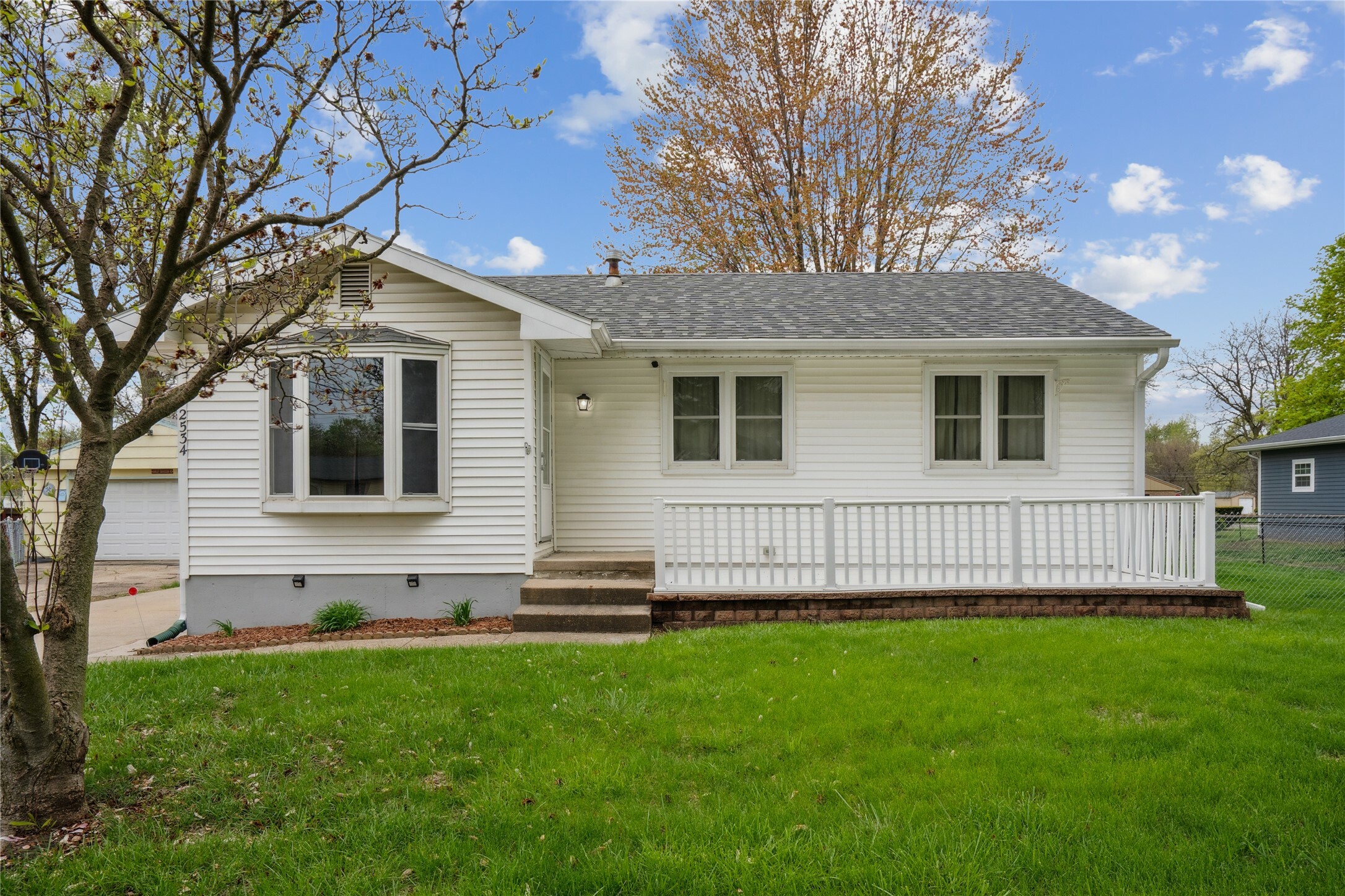 Property Photo: 2534 Lay Street IA 50317