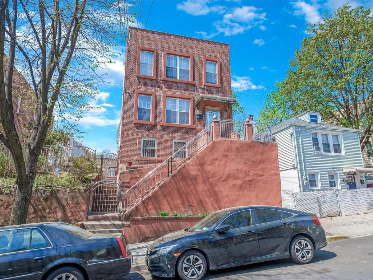 Property Photo:  4317 Boyd Avenue  NY 10466 