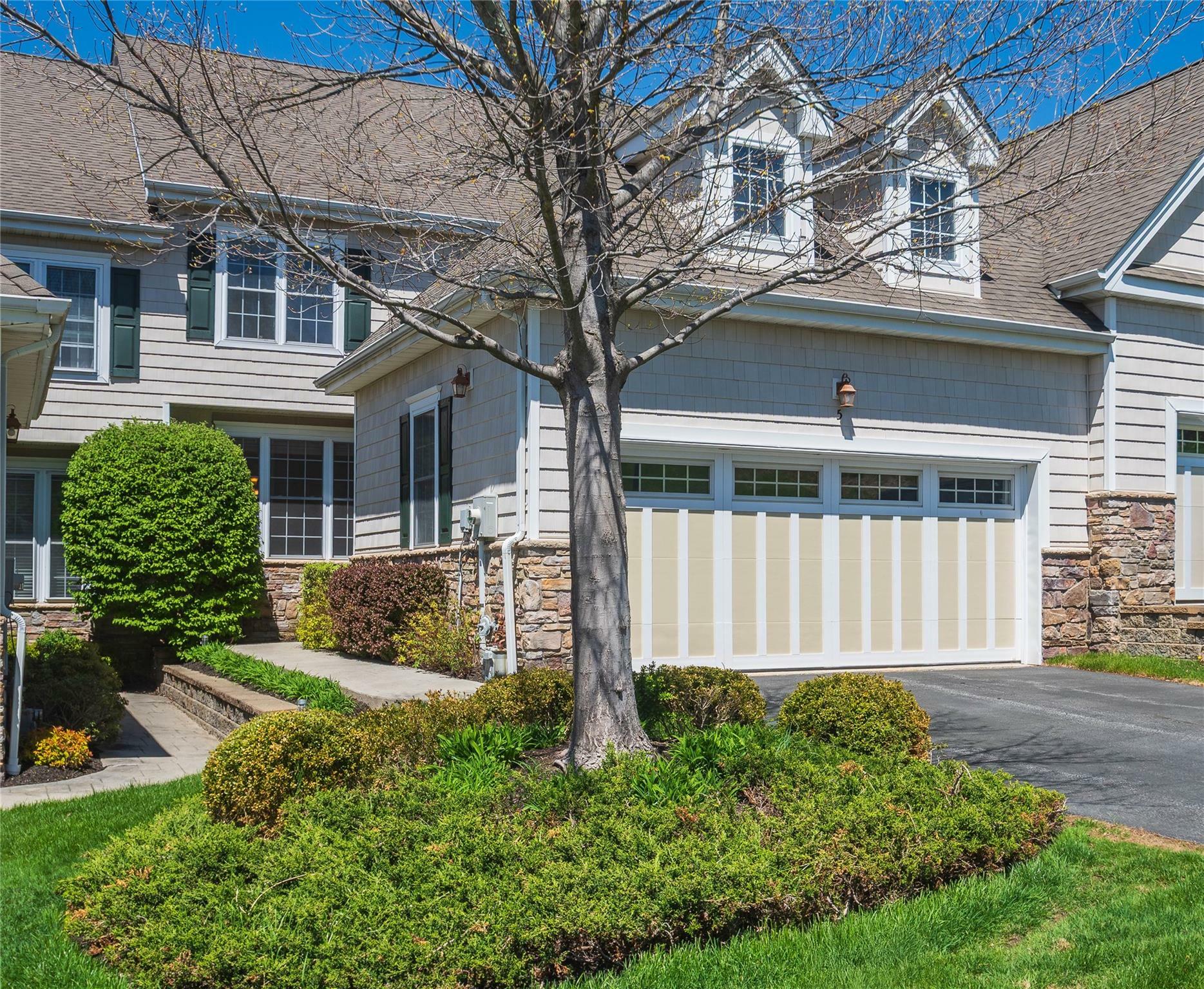 Property Photo: 5 Pinehurst Circle NY 10950