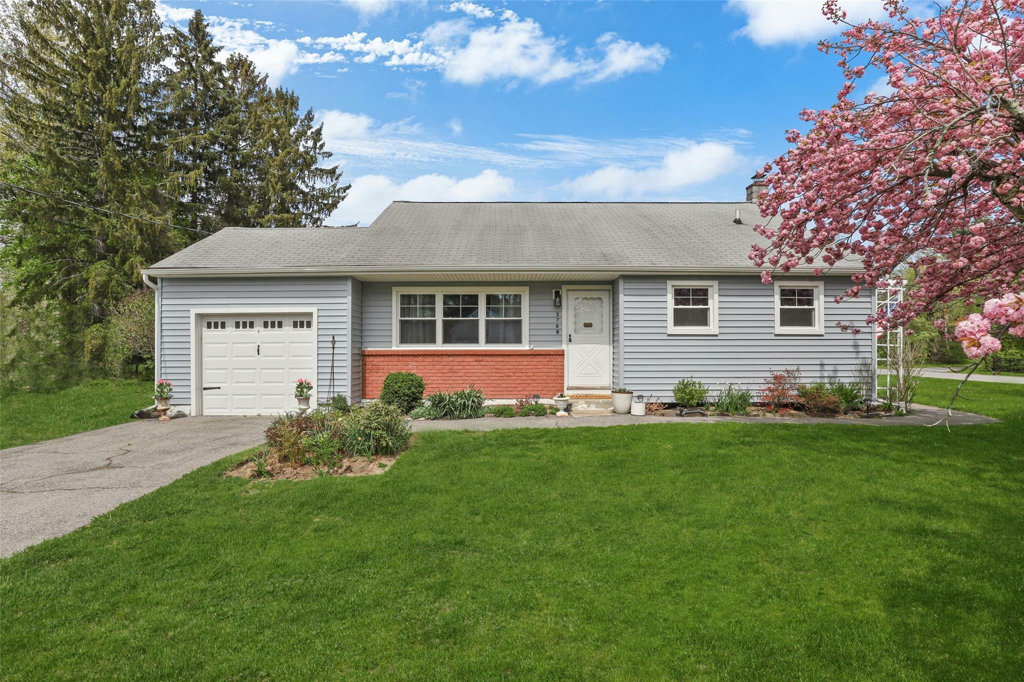 Property Photo: 2788 Hedge Street NY 10598