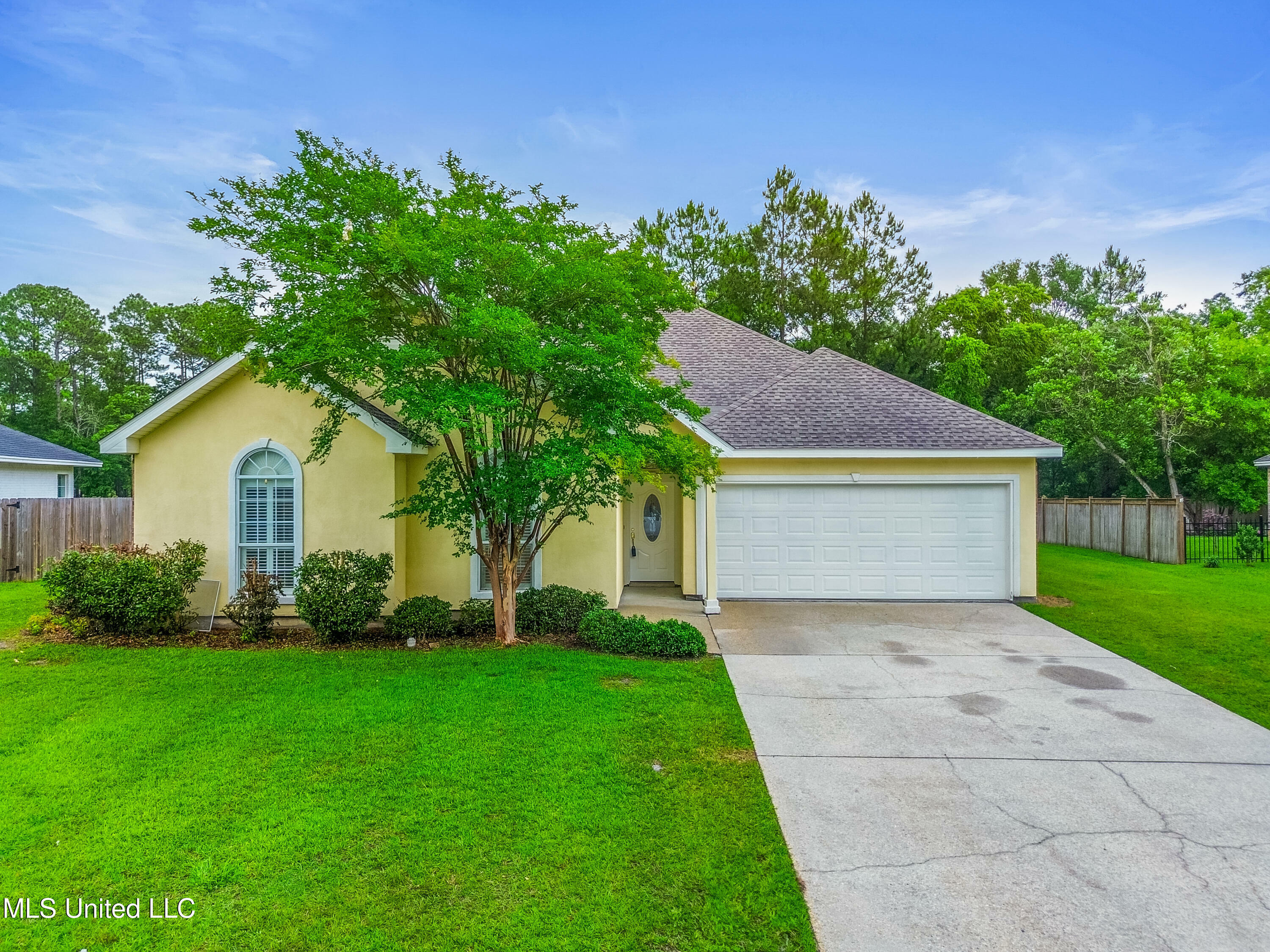 Property Photo: 725 Old Savannah Drive MS 39560
