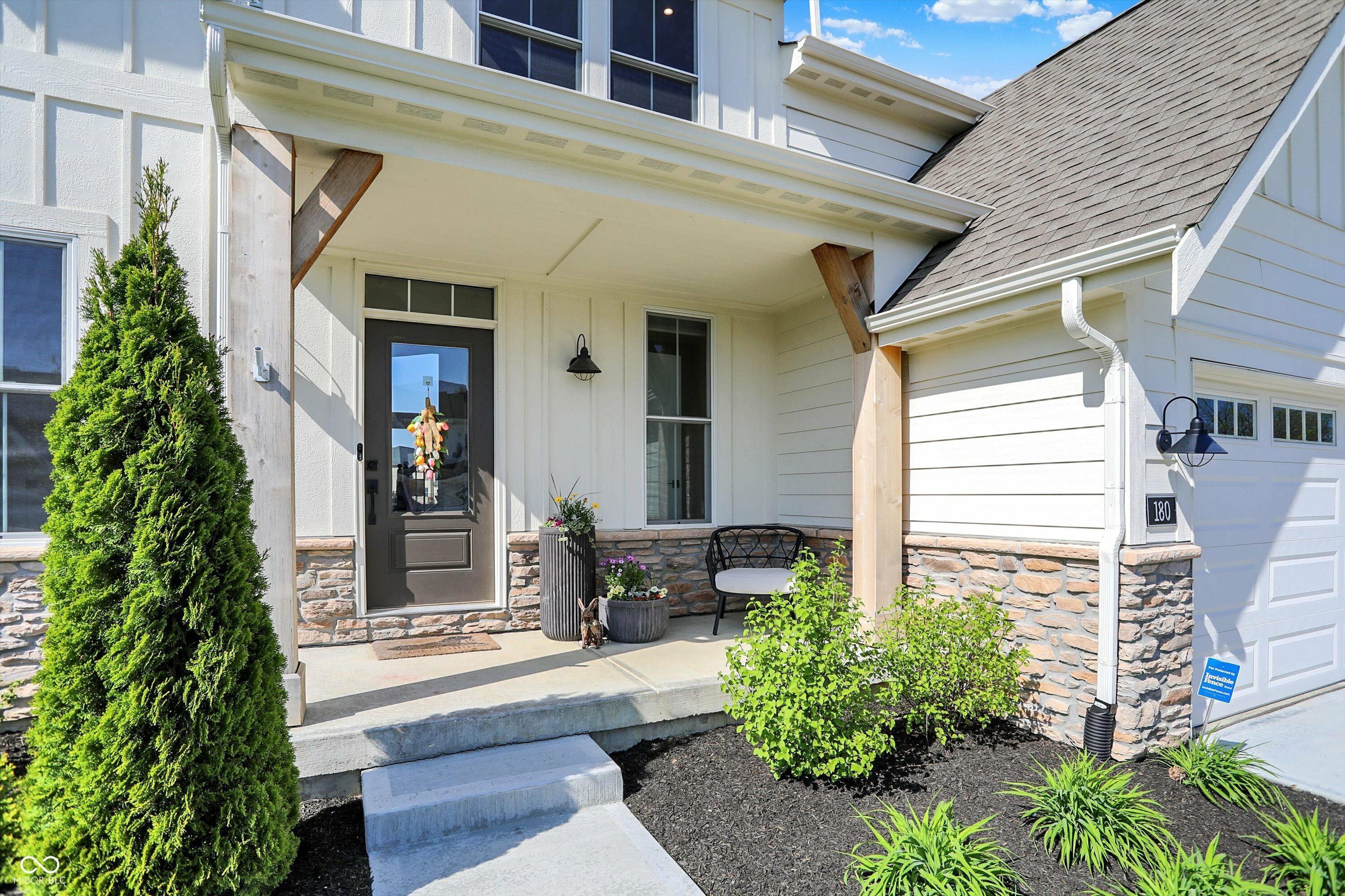 Property Photo: 180 Oakhurst Way IN 46074