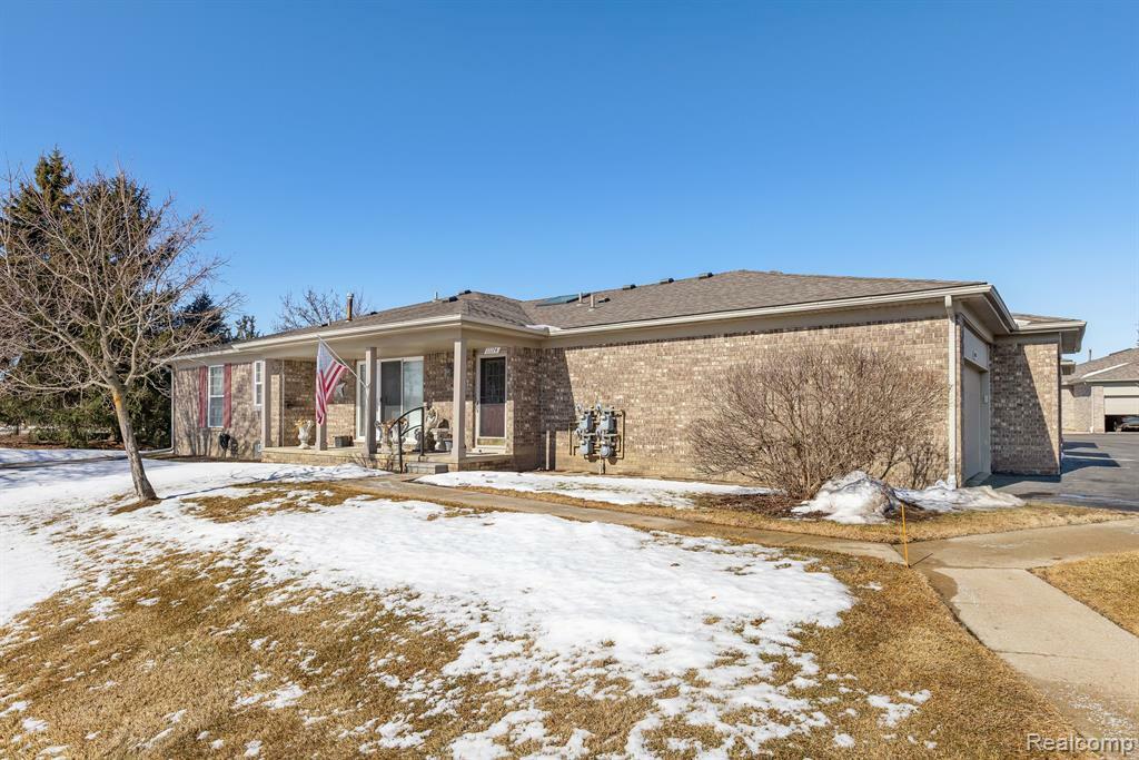 Property Photo: 11174 Spruce Court MI 48094