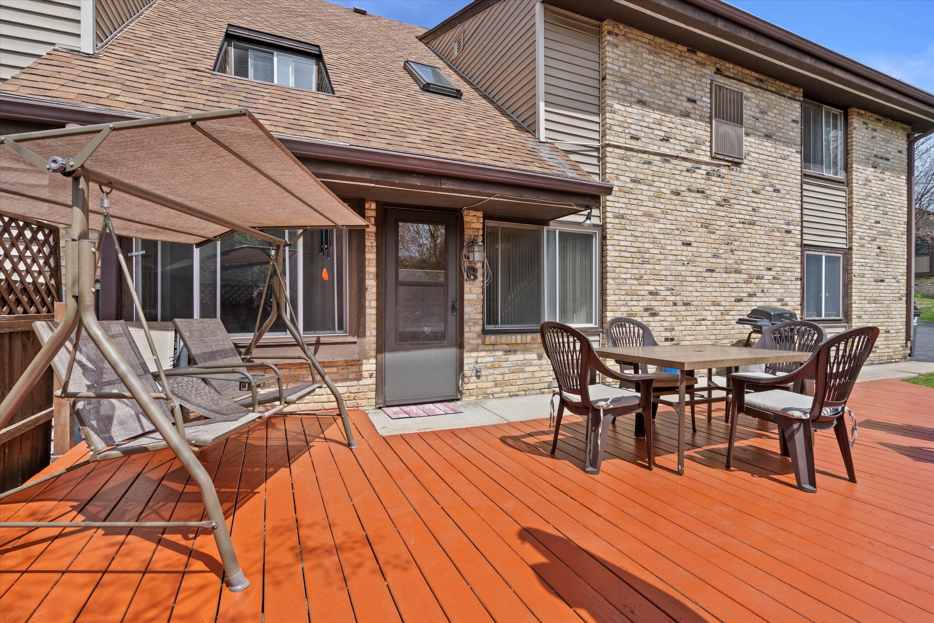 Property Photo: 127 Garfield Ave B WI 53186