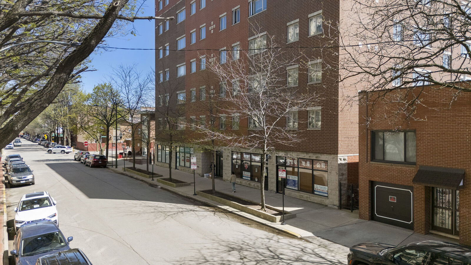 Property Photo: 313 W 23rd Street 608 IL 60616