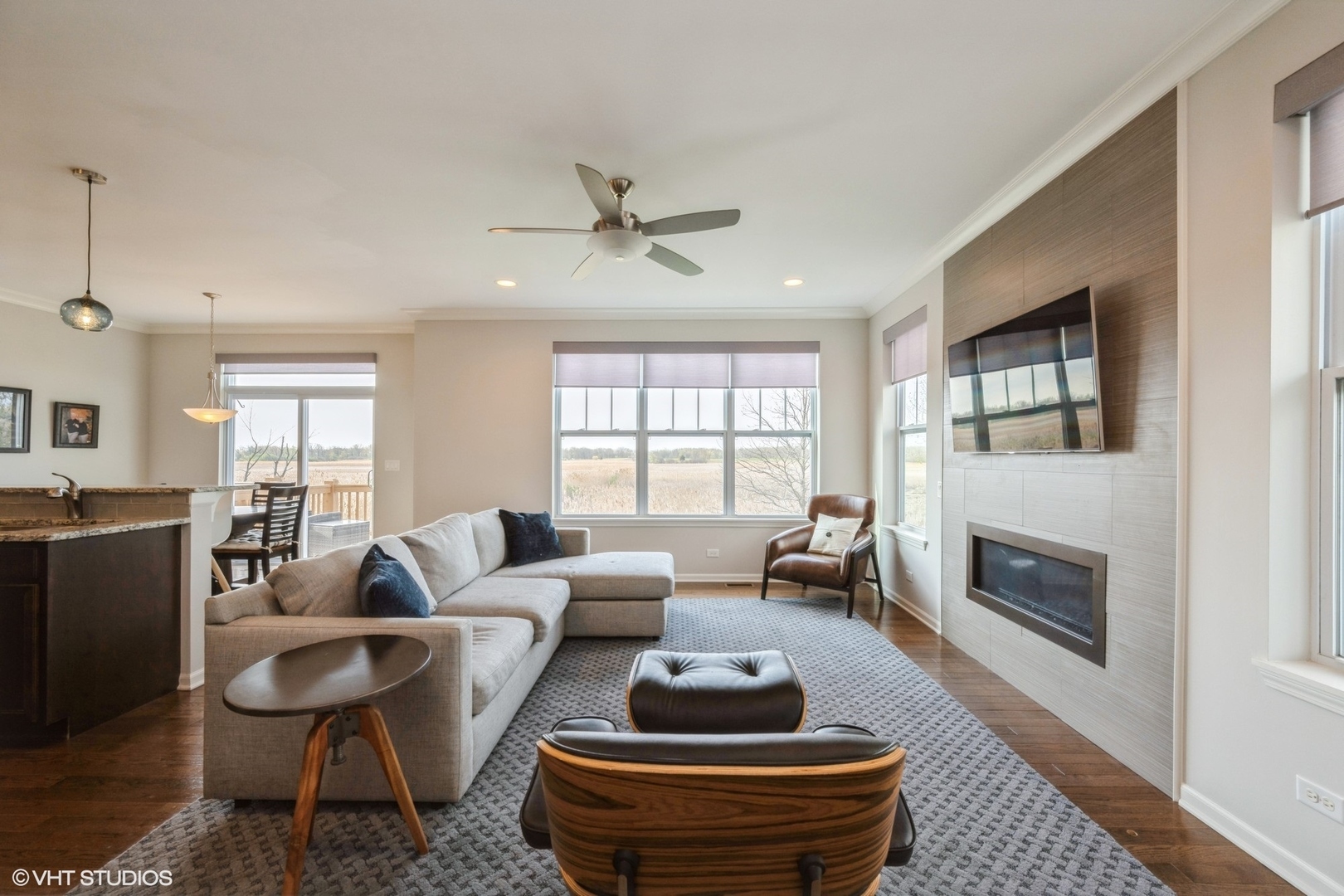 Property Photo: 31 E Preserve Drive IL 60074