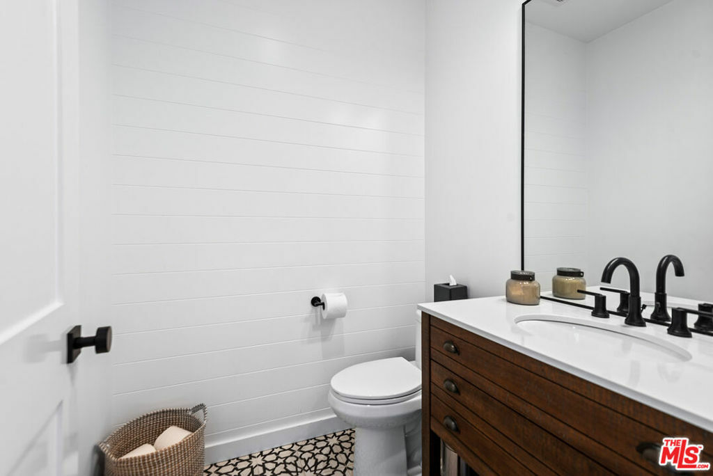 Property Photo: 7614 Truxton Avenue CA 90045