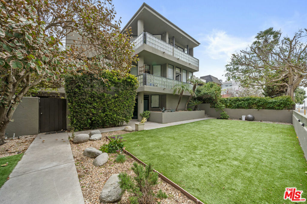 22 28th Place  Venice CA 90291 photo